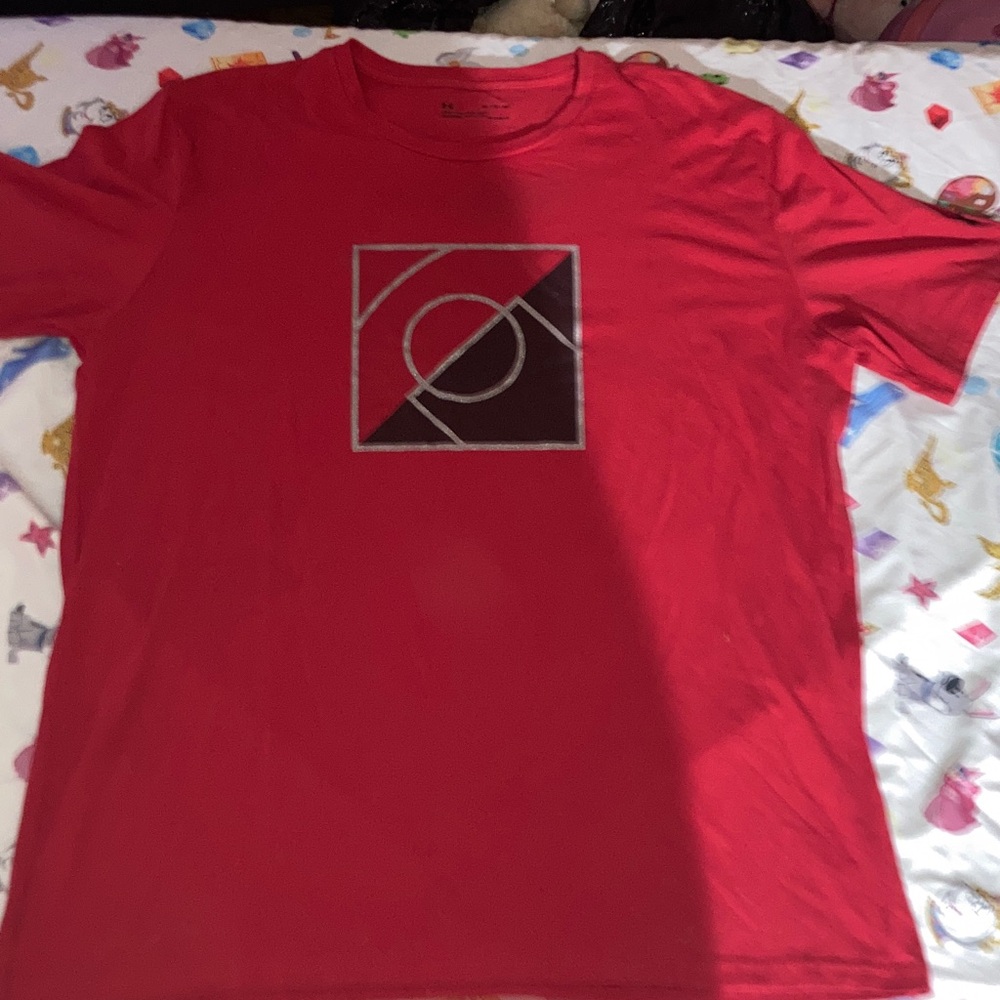 Under Armour heat gear Red Tee with Abstract Graphic